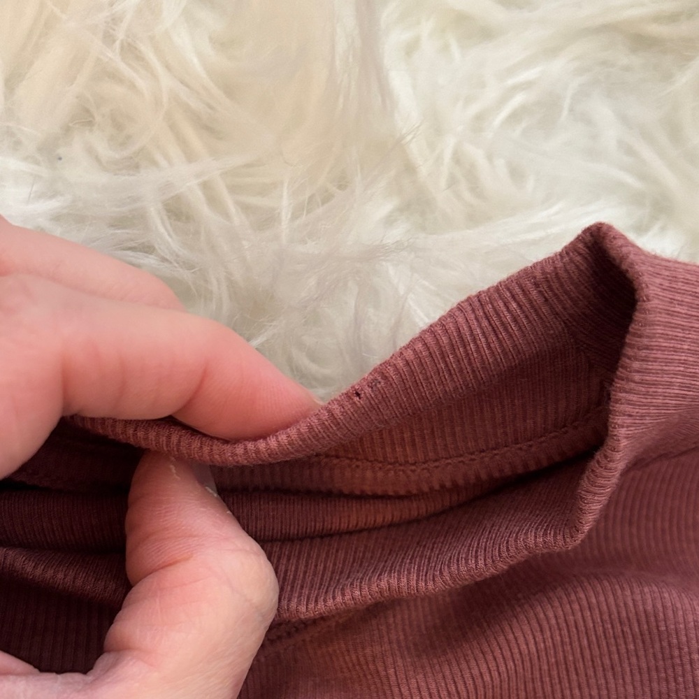 Vuori Mudra Long Sleeve Tee in Rosewood Heather size XS - Picture 4 of 6